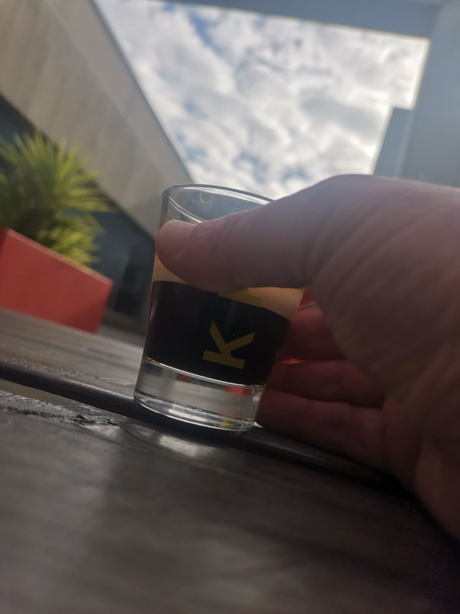 DickCecile's tweet photo. Nouveau café dehors,
Il y fait meilleur que dans les bureaux
#yaplusdesaisons https://t.co/K3QPkQAj9N