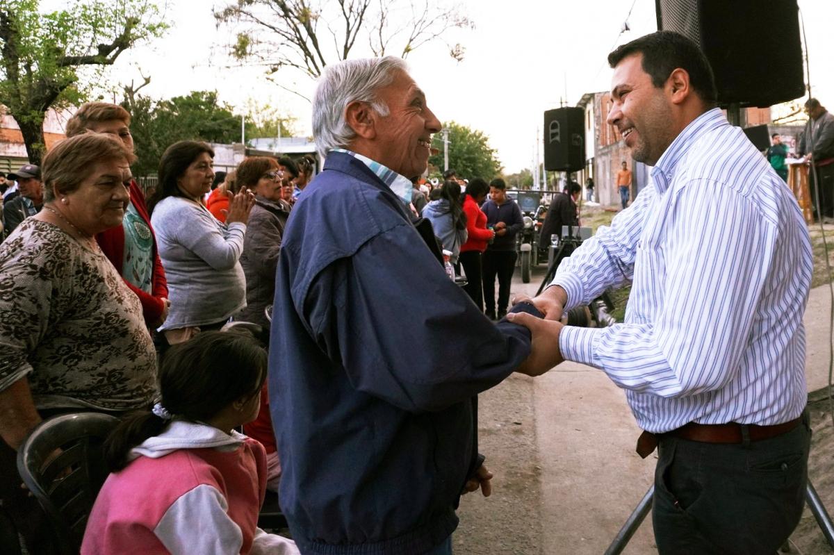 LaGacetaTucuman's tweet photo. #Balotaje2023: el edil Gastón Gómez criticó a Milei y llamó a votar por Massa https://t.co/ibP3leXcpU https://t.co/M7aDBLch9g