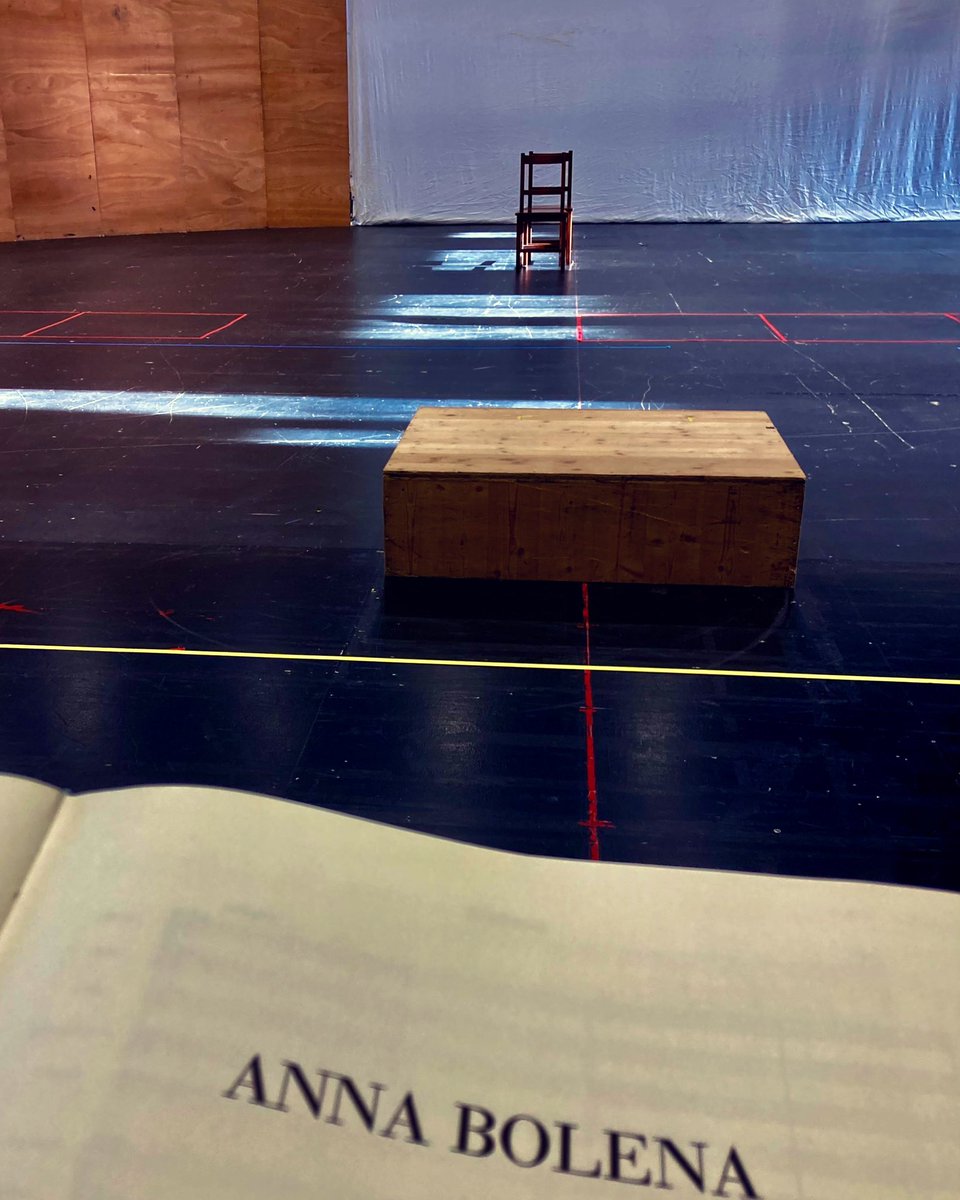 EnriqueMazzola's tweet photo. First day of stage rehearsals ➡️ Anna Bolena at @deutsche_oper 🤗.
.
#berlinlife #likeberlin #onlineberlin #berlinlove #berlinstreets #berlincity #berlinwelt #helloberlin #visitberlin #germany #berlin #dob #germanlife #ichliebeberlin #annabolena #donizetti @UMPG_IT @PSMusicBerlin https://t.co/1zENKzsLO7