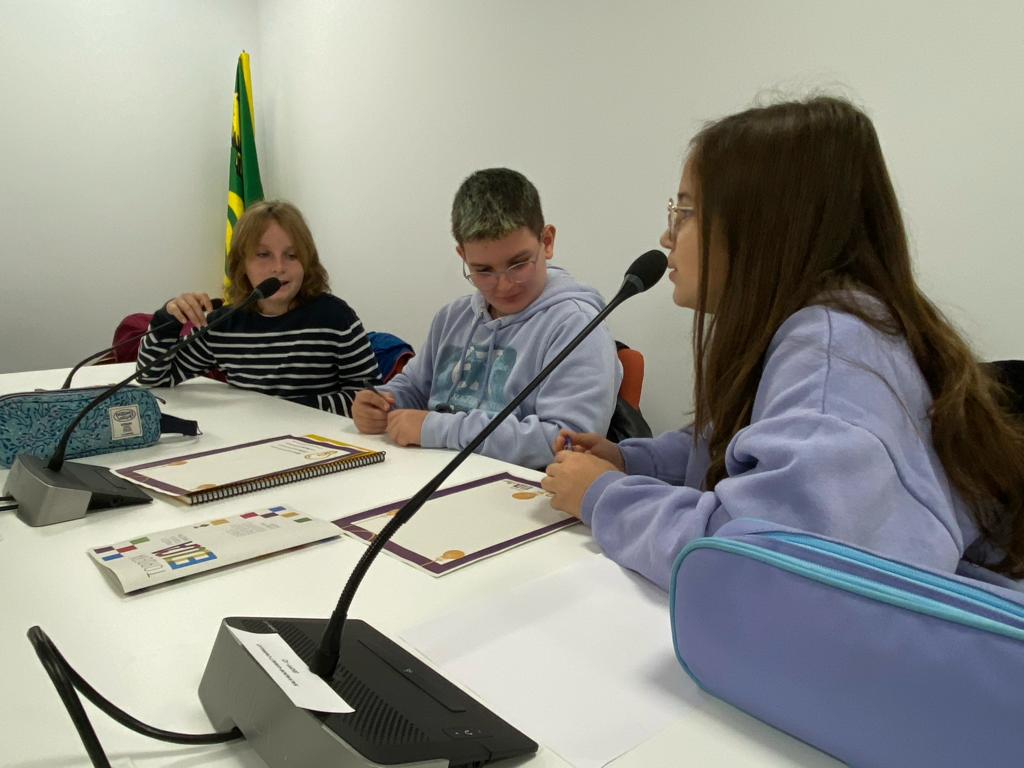 ✍️ S'han treballat diferents sinergies entre els alumnes i el consistori amb la voluntat de repetir aquestes trobades per tal de marcar un seguiment dels temes.  

🤝 Gràcies, nois/es per participar-hi!