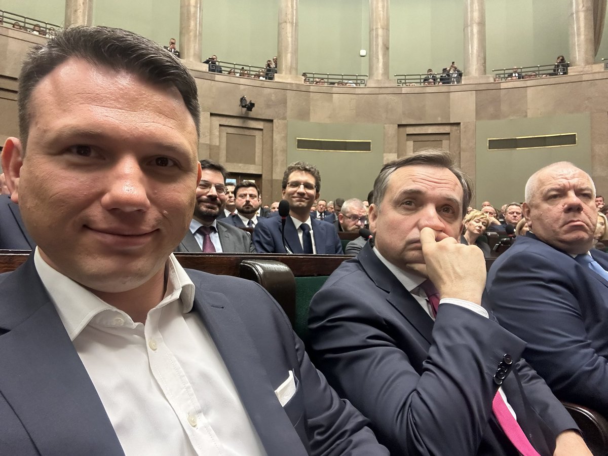 Mówiłem, że Ziobro i Sasin będą siedzieć, ale nie myślałem, że obok mnie w Sejmie :)