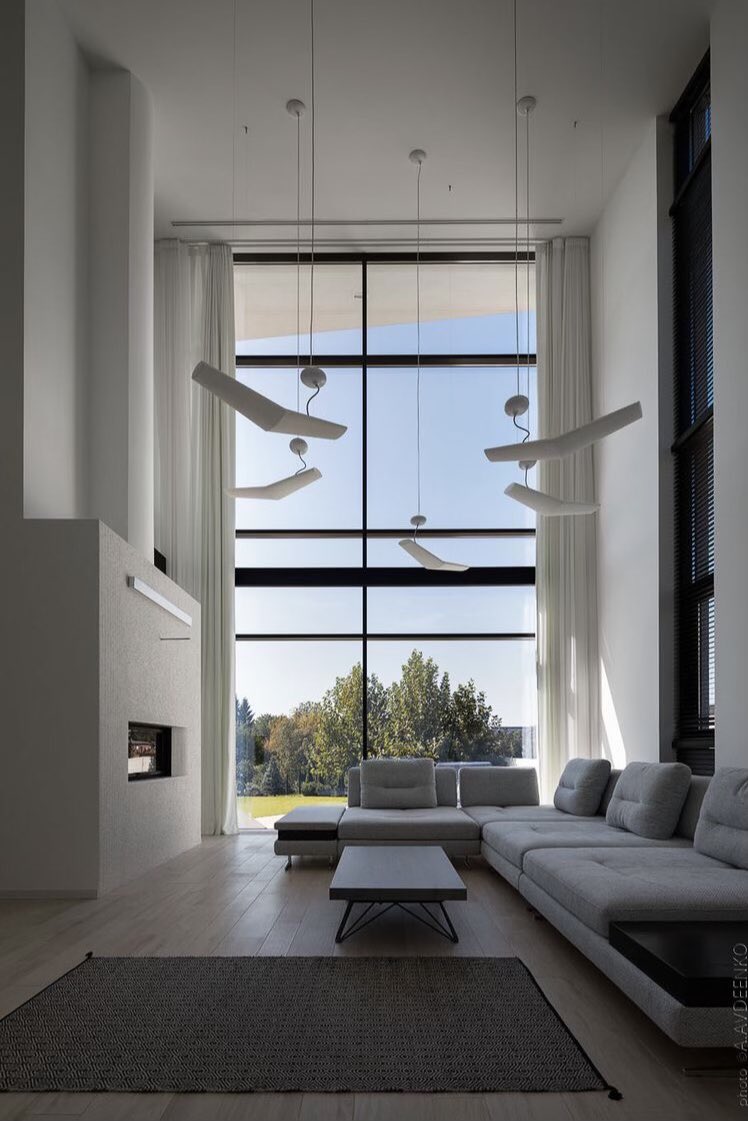 INTERIORPORN1's tweet photo. high ceiling homes >> https://t.co/pkxE1BNZwZ