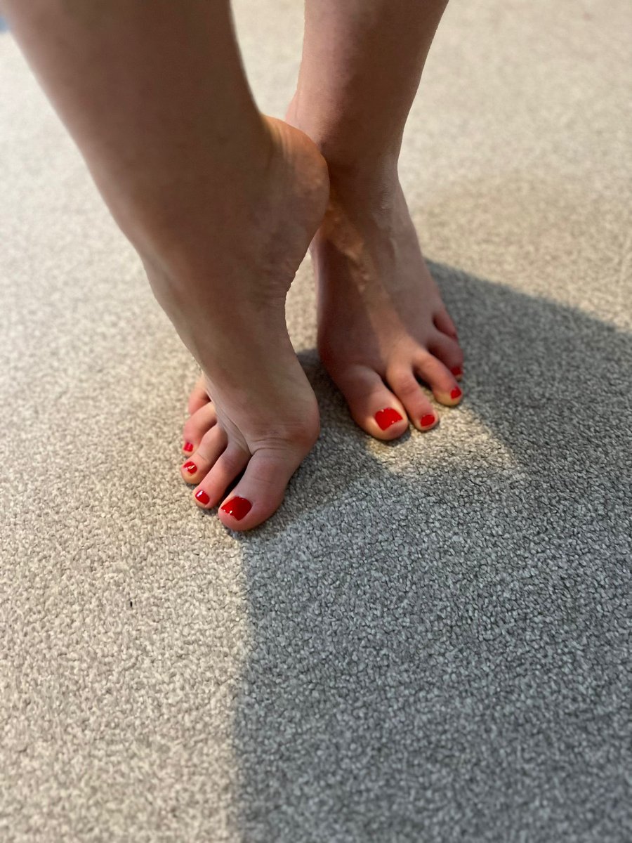 Celinesfeet5's tweet photo. @WomenOfOnlyFans https://t.co/oh4gxjZtGl
🙋🏼‍♀️🙋🏼‍♀️ https://t.co/PNWvzaLnfh