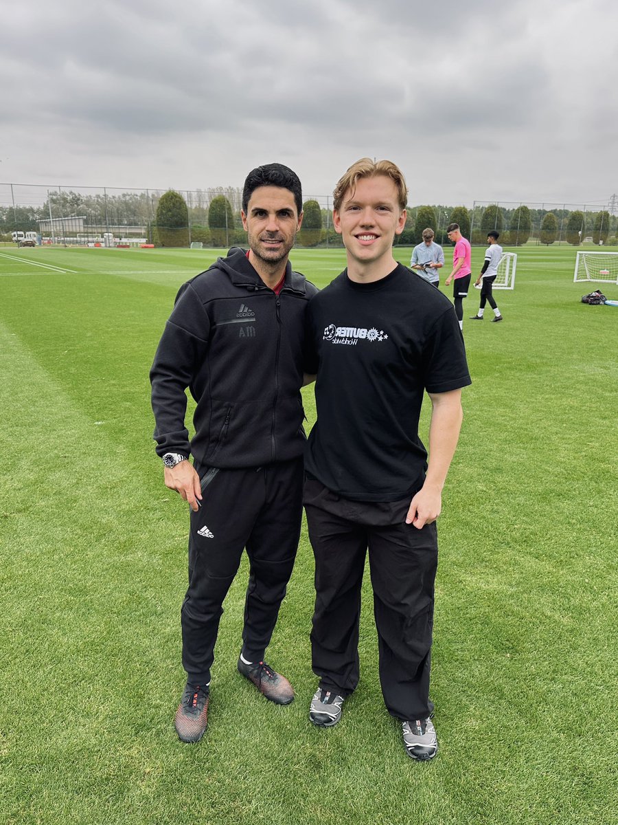 🎞️ Few frames from a recent F2 shoot w/ Mikel Arteta.
