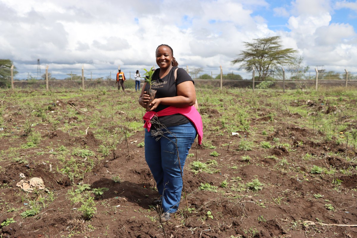 PrivatisationKE's tweet photo. In the spirit of patriotism, employees of the Privatisation Authority joined other like-minded Kenyans to plant 1,500 trees to commemorate the National tree planting day. https://t.co/cfI3BbA4NS