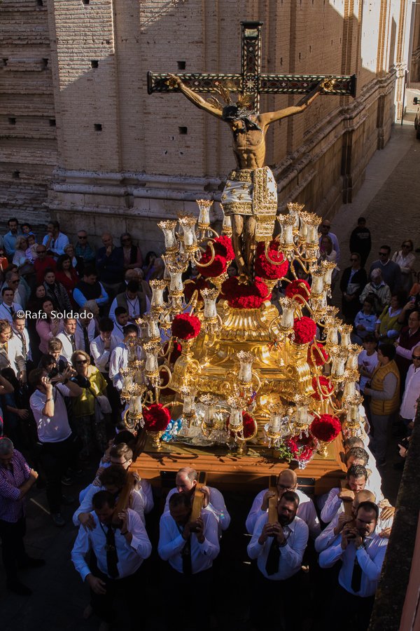 Hdad_Confalon's tweet photo. 🖤 13 de Noviembre de 2022.

Hoy hace un año, de la procesión de vuelta del Santísimo Cristo de Confalón, tras una semana de actos en la Parroquia Mayor de Santa Cruz y la Imposición de la #MedallaHonorEcija a nuestra Hermandad.

#ExtraordinariaConfalon https://t.co/E9vBAFlg1U