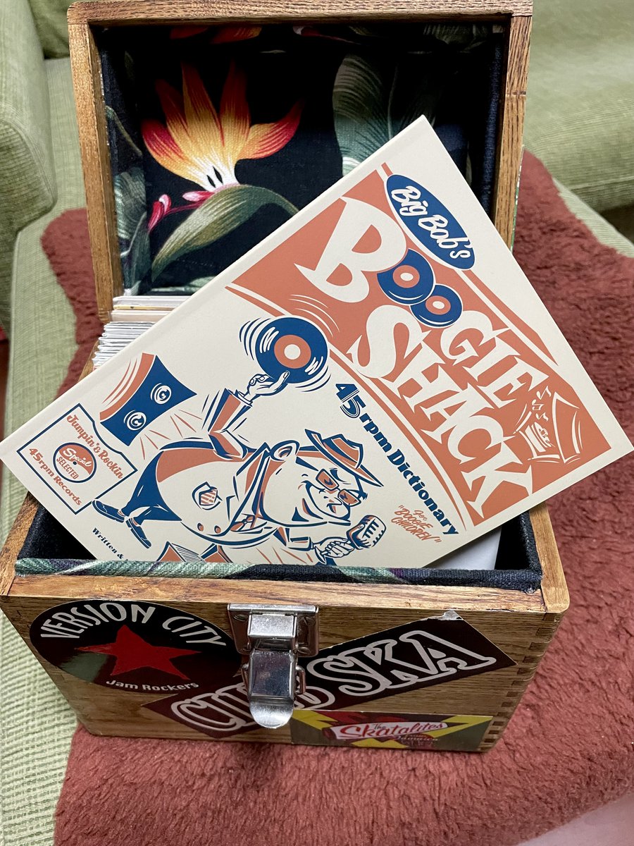 sauvitt's tweet photo. 雨宮クンの「BOOGIE SHACK 45rpm DICTIONARY」ディスクガイドを超えた愛の書だ。是非!#boogieshack #bigbob https://t.co/dvQ41NCnKg