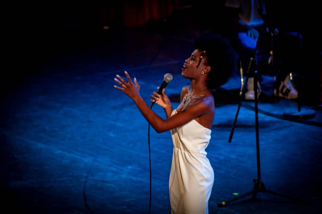CNEArtCuba's tweet photo. ✨𝐂𝐋𝐀𝐔𝐒𝐔𝐑𝐀✨
🇨🇺II Festival #ℂ𝕦𝕓𝕒𝕍𝕒ℂ𝕠𝕟𝕞𝕚𝕘𝕠
Durante el concierto, el público disfrutó de la interpretación de una decena de temas musicales, entre ellos "Hoy mi Habana", de José Antonio Quesada y "Drume Negrita", de Bola de Nieve. #ElArteDeEnseñarElArte https://t.co/BXwRErwEcA