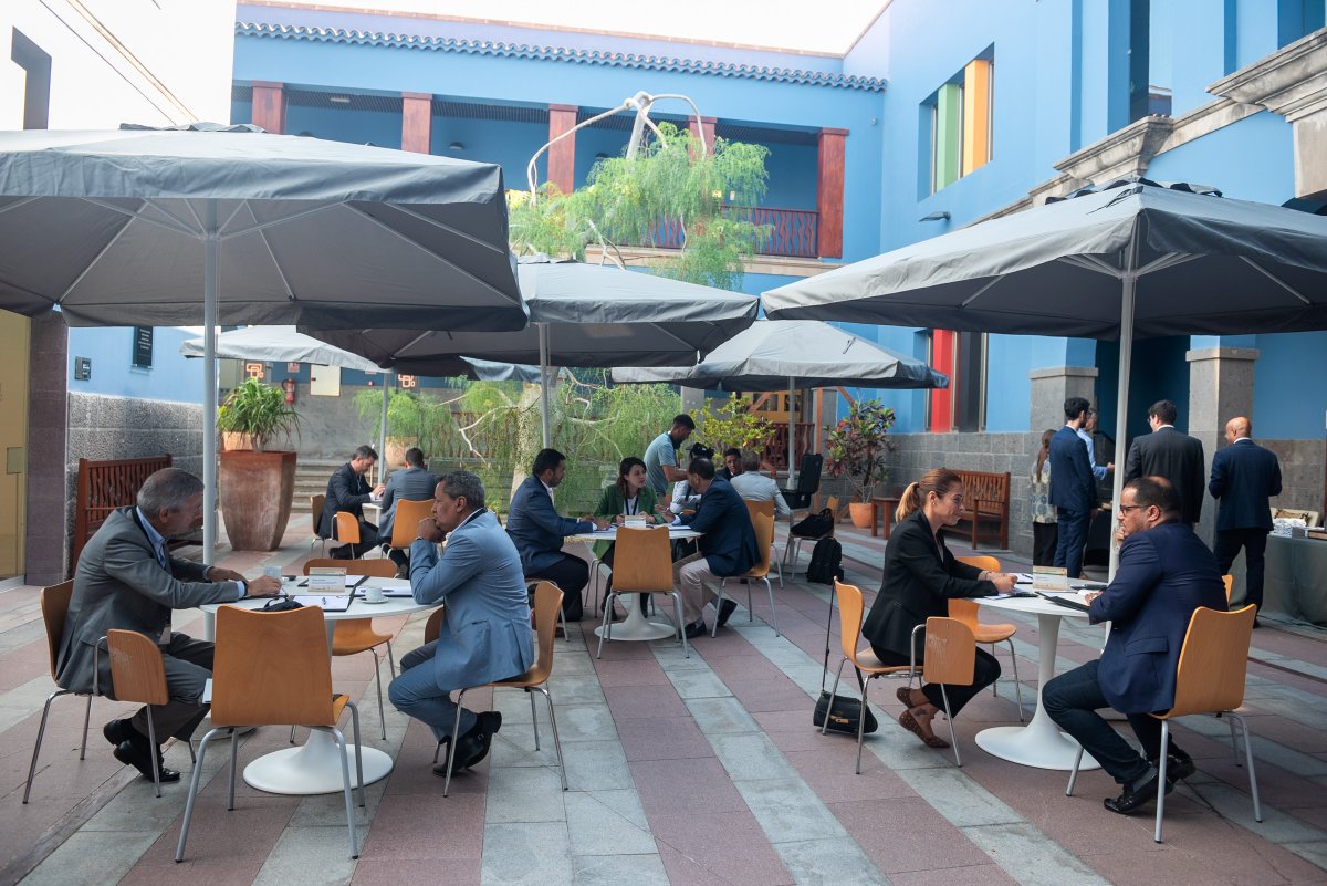 IBC Spain organizó la primera misión inversa del Consejo Empresarial España-África, uniendo a empresas canarias y mauritanas en una jornada de reuniones B2B. Además, visitamos el Puerto de Las Palmas, fortaleciendo las sinergias con una mirada al futuro. 💼🌍#EspañaÁfrica