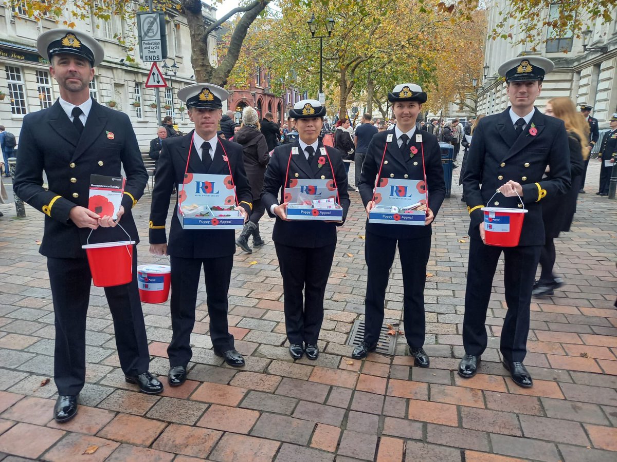 HMSKingAlfred's tweet image. Reservists from HMS King Alfred took part in the annual Remembrance Parade in Portsmouth City Centre this weekend.

It was an honour to be invited to represent @RNReserve at this important occasion.

#WeWillRememberThem 
#LestWeForget2023 
#RemembanceDay