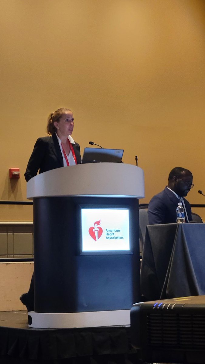 Complex physiology undergirds sex differences in HF Symptoms esp for women with dyspnea-explained by Dr Brittany Butts Top CVSN Abstract winner! ⁦@realBButts⁩ ⁦<a href="/EmoryNursing/">Emory Nursing</a>⁩ ⁦<a href="/CVSNHeart/">Cardiovascular and Stroke Nursing</a>⁩ ⁦<a href="/AHAScience/">AHA Science</a>⁩ ⁦<a href="/emorywomenheart/">Emory Women's Heart</a>⁩ #AHA2023