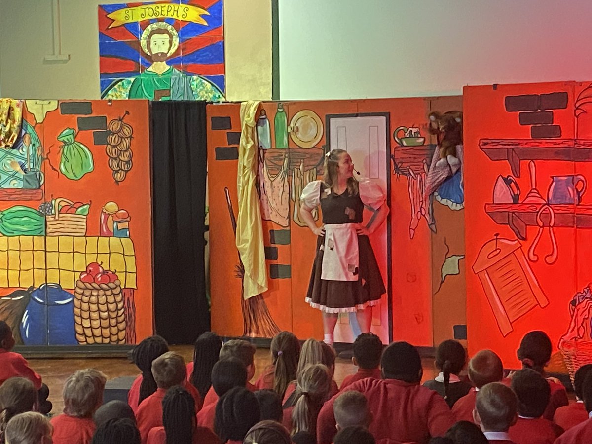 @MandMTheatrical Thank you for a fantastic morning. We absolutely LOVED your production of Cinderella.