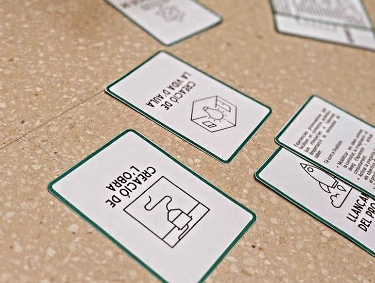 EscolaFlix's tweet image. Avui sessió de claustre amb @annapanisello @cesirecat guiant els nostres projectes i com dissenyem les nostres preguntes essencials. 

#ProgramaFaig #AprenentatgexProjectes #AprenentatgeAmbSentit #XarxaFaig #ComunitatFaig #AprendreFent