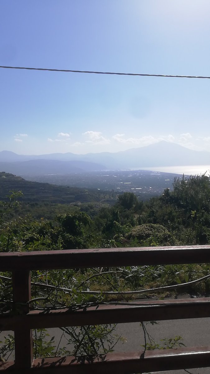 Yine kafamda devlet kurup yönetiyorum.