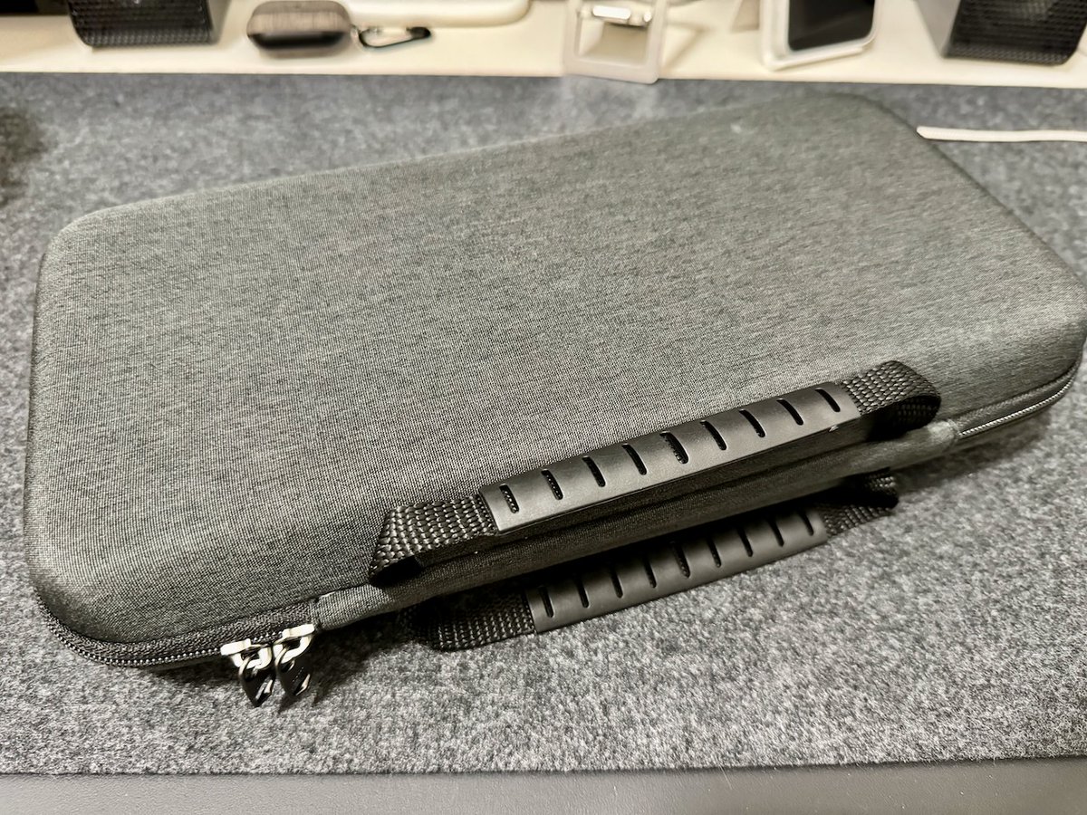 jinanbou519's tweet image. HHKB Studioを持ち運ぶためのケースをAmazonで買ってみた。
Keychron K2用のものでちょっと隙間あるけどHHKB Studioが無事入った☺️
高さもいい感じだし、ブラシとかキーキャップ外すのとかついてるし何より¥3,300と安かったので良い買い物したぜ👍

amazon.co.jp/gp/product/B09…

#HHKBStudio #HHKB