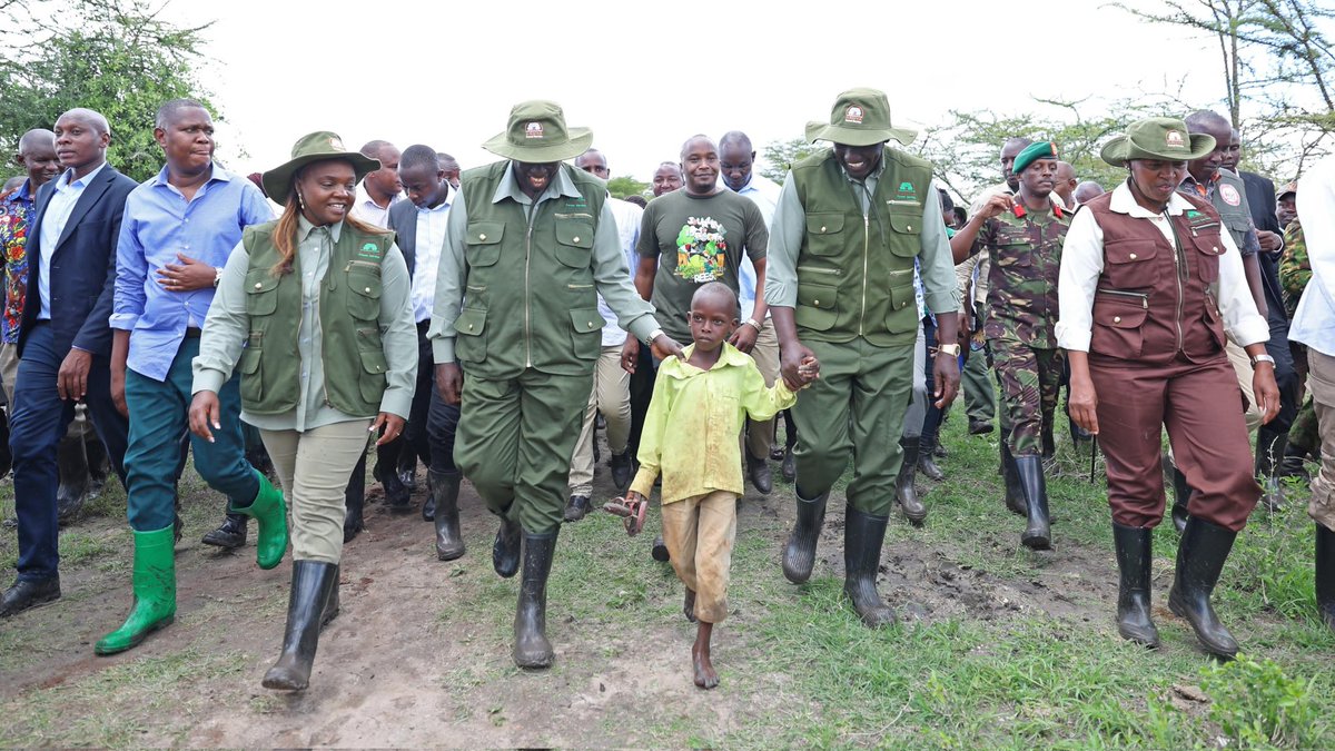 OmeteYusuf's tweet photo. The 15Billion trees campaign is well achievable, it will require each one of us to be an ambassador of greening Kenya.

The clock is ticking towards 2032&amp; Kenya under President William Ruto is steadily on course

#GreeningKenya
#Roadto15BTrees
#NationalTreePlantingDay
#UDAParty https://t.co/QFNeA3C7WH