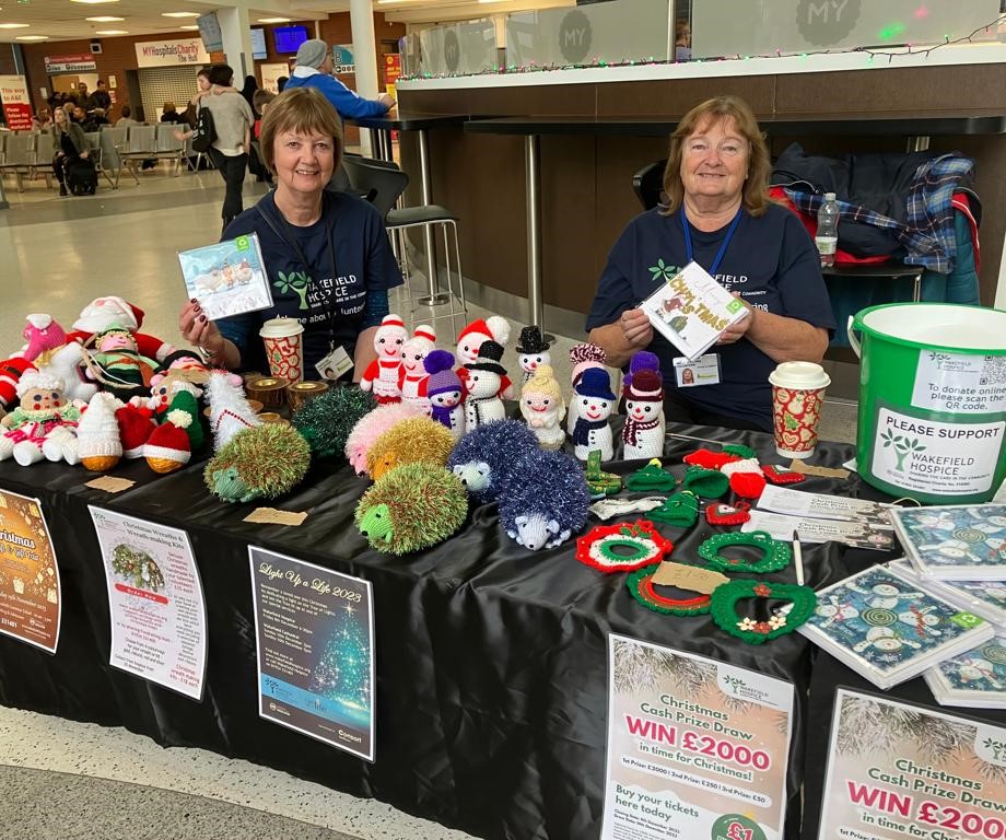 WfldHospice's tweet photo. If you are around @MidYorkshireNHS #Pinderfields this afternoon be sure to look out for our wonderful fundraisers and volunteers promoting all things #Christmas in aid of @WfldHospice π https://t.co/Qguk6LMbEk