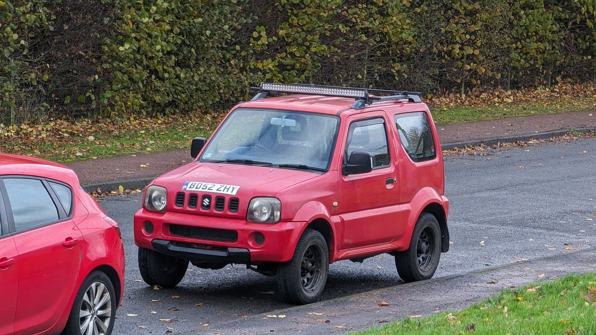What a stupid looking frog ass car, who would even consider purchasing one of these? 🚨💅