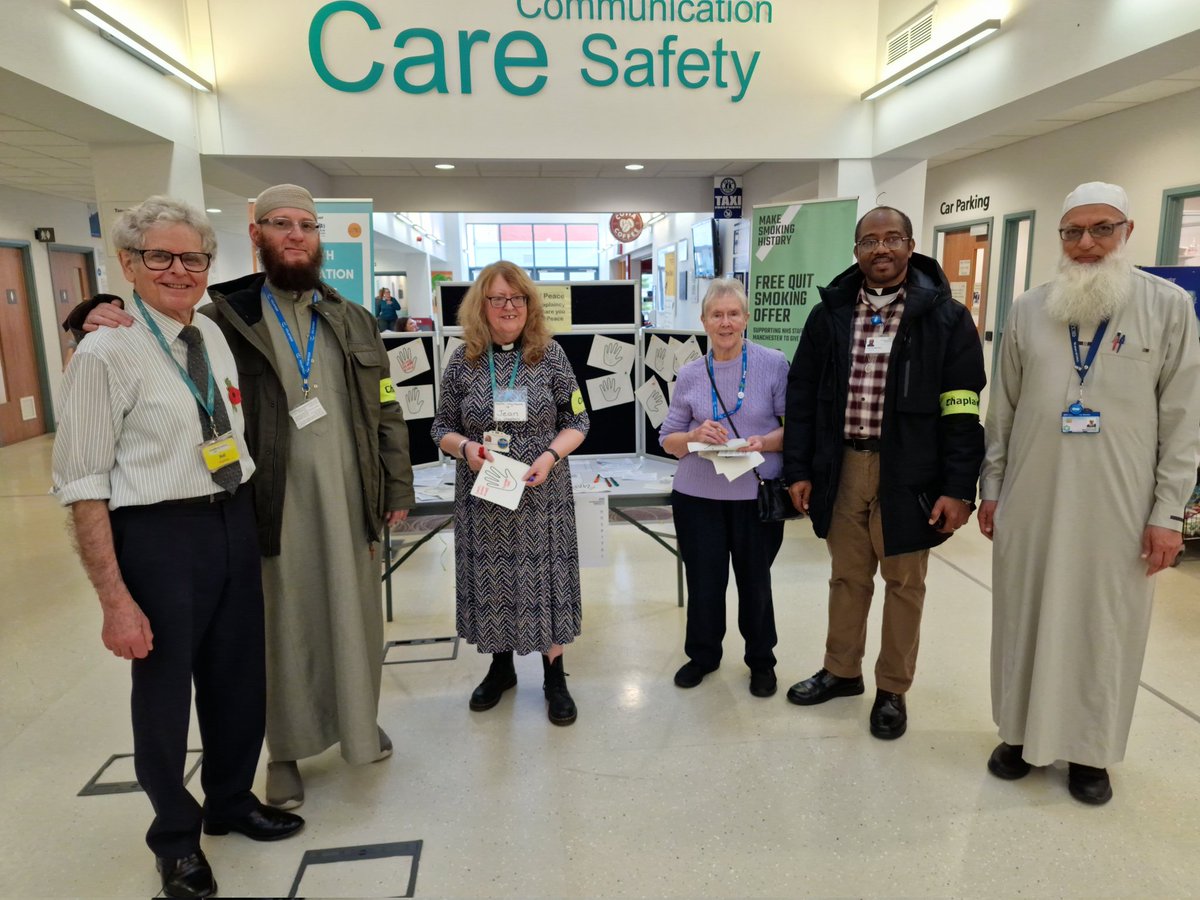 TgicftPtExp's tweet photo. Make your way down to Hartshead South and join our amazing Chaplaincy Team and record your message of peace. 🖐
#HandsofPeace
@SusieR1 @k_mantron @tracycamps @GraceWall @NicolaFirth6 @tandgicft @pat_exp_plus https://t.co/qKNylRoN5d
