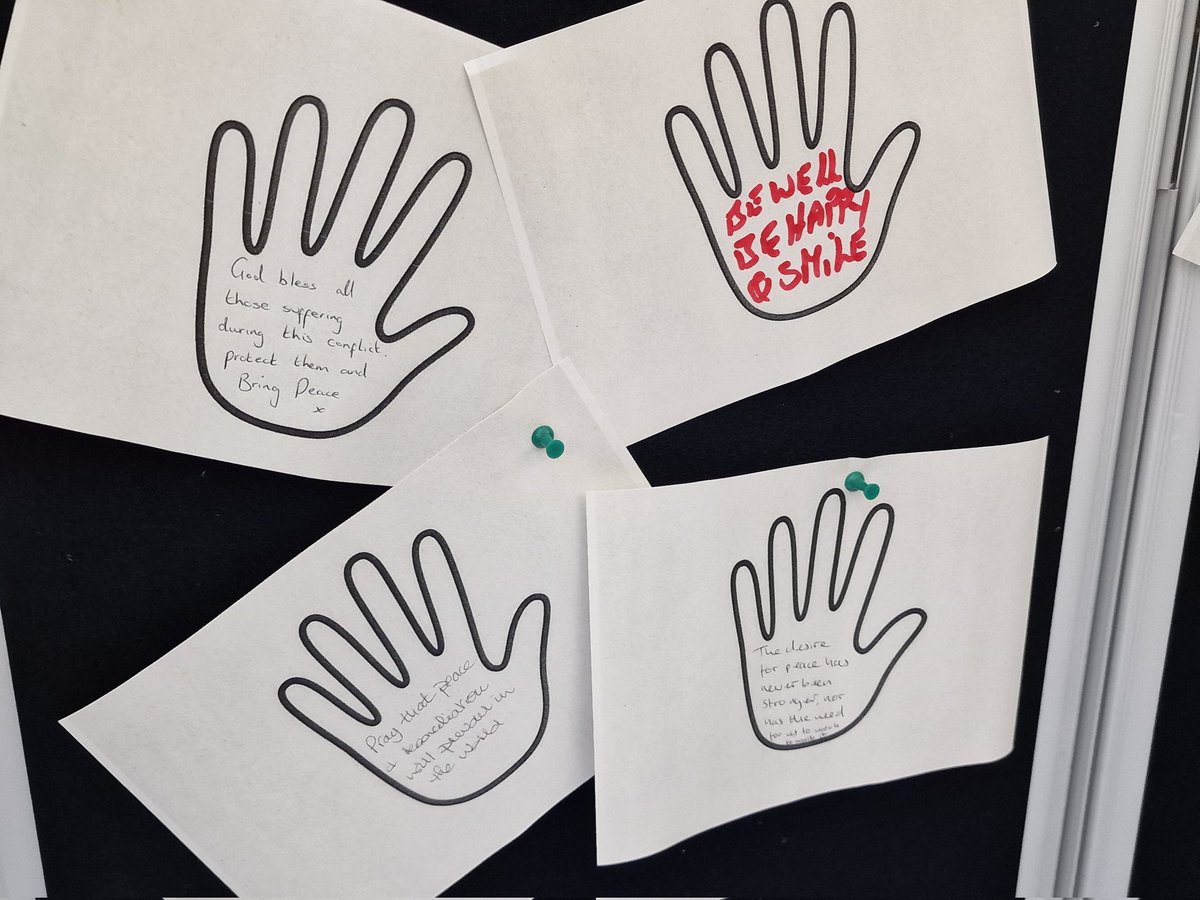TgicftPtExp's tweet photo. Make your way down to Hartshead South and join our amazing Chaplaincy Team and record your message of peace. 🖐
#HandsofPeace
@SusieR1 @k_mantron @tracycamps @GraceWall @NicolaFirth6 @tandgicft @pat_exp_plus https://t.co/qKNylRoN5d