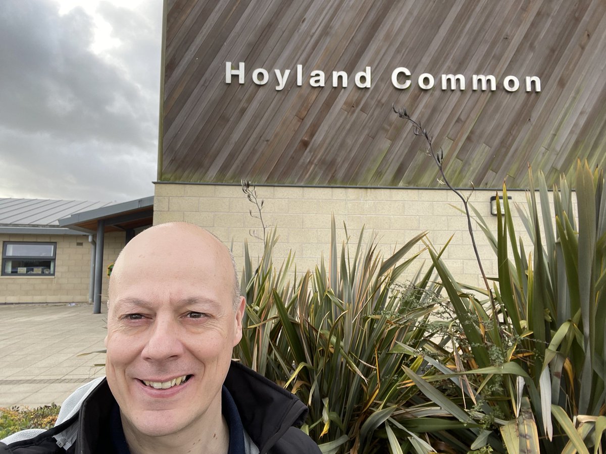 Workshops in Kings Oak Academy with <a href="/lukemather1993/">Luke Mather</a> and @HoylandCommonPS with @MatWright5 this morning. Great children and some superb singing! Such a warm reception by the schools and staff. Thank you for such a great morning. Your children were such a credit to you.