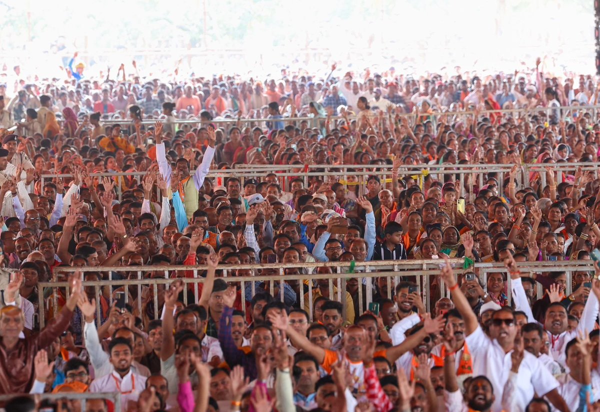 महासमुंद में लोगों के स्नेह और आशीर्वाद ने अभिभूत कर दिया।