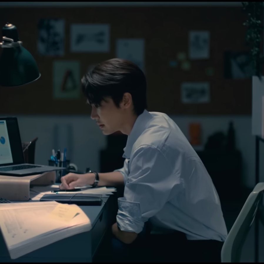 Siapa nih yang hari Senin nya lembur atau masih dikerjaan? 

- Dew 🦒