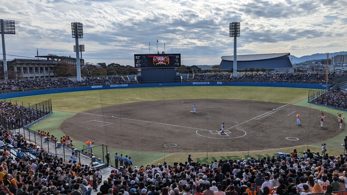 giants_fest's tweet photo. 昨日は『第１回ジャイアンツ祭り』へご来場頂き誠にありがとうございました！😀
レジェンドOBvs女子チームは楽しんで頂けましたでしょうか？
懐かしさ有り！😆強さ有り！💪
笑い有り！😂の大会でしたね！

大会自体は終わりましたが、まだまだ皆様には素敵な情報をお届け致します！乞うご期待！⚾ https://t.co/leyFbnYsBG