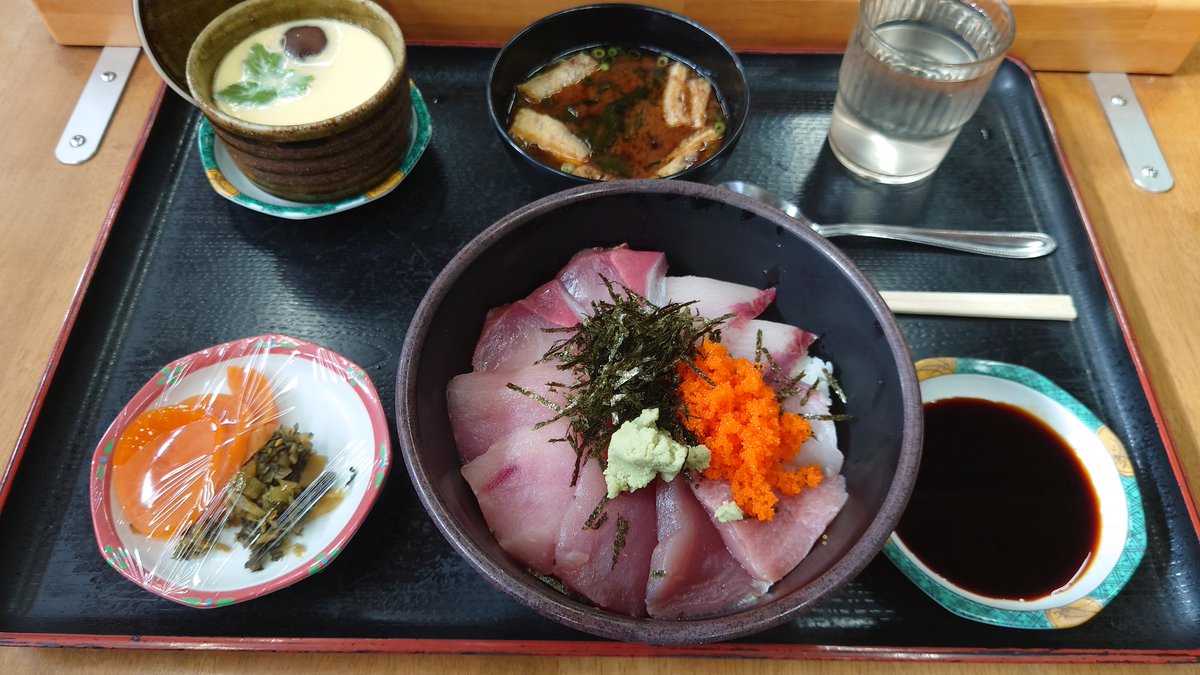 suval_suval's tweet photo. 『道の駅宗像』にて✨
ぶりマグロ丼を戴きました🐟
追加した茶碗蒸しも美味‼️😭 https://t.co/TV5tWGS0zw