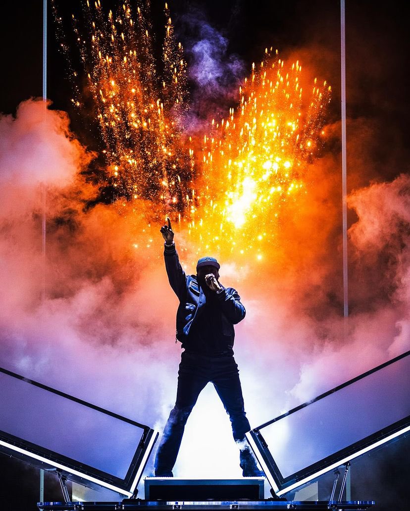 50cent's tweet image. Please refer to me as the thing 50cent, I do not identify as a person anymore I’m a thing.  Thank you in advance. #bransoncognac #lecheminduroi