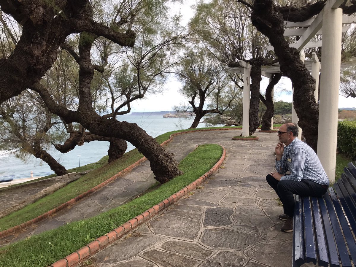 Buen sitio para dar los últimos retoques al curso taller de evaluación formativa y competencial en Santander.
💪🏼venga. A darlo todo y compartirlo con los que no se conforman en hacer siempre lo mismo.
<a href="/kikeguerrerot/">Kike - Enrique Guerrero -</a> <a href="/TEvaGP1/">T. Eva GP</a>