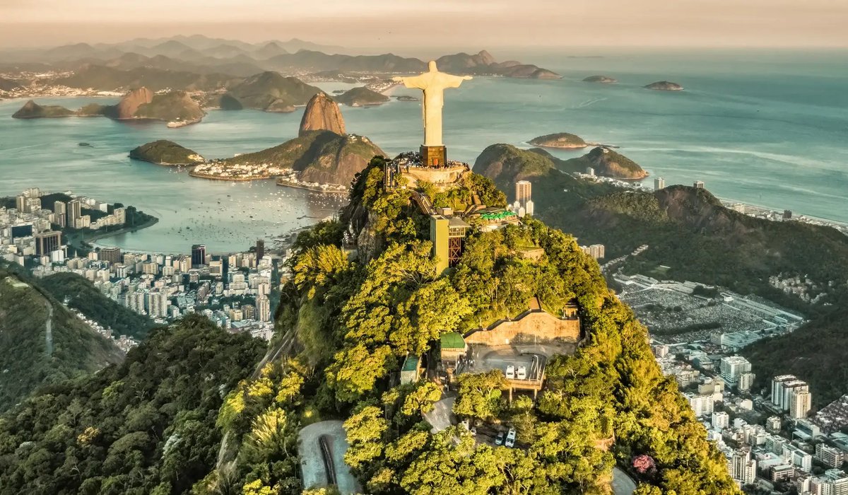 poptime's tweet photo. 🚨 GRAVE: O Rio de Janeiro registrou sensação térmica de 52,7 graus às 8h desta segunda-feira (13/11). https://t.co/V6jZd0ohPU