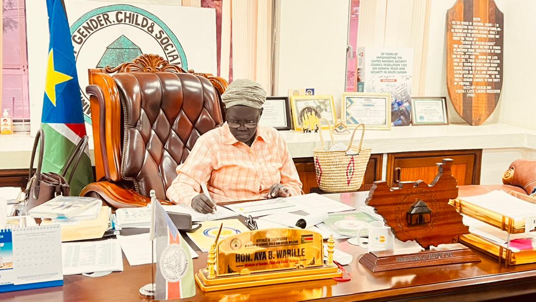 MgcswssMinister's tweet photo. A courtesy call to the Minister of Gender Child and social welfare _ South Sudan by @WorldBank and Staff from PMU to update the Minister on the progress of SSWSEEP by donor and its implementing partners @UNFPASouthSudan @unwomenssudan and the @MGCSW. https://t.co/8Ws5q2nTOO