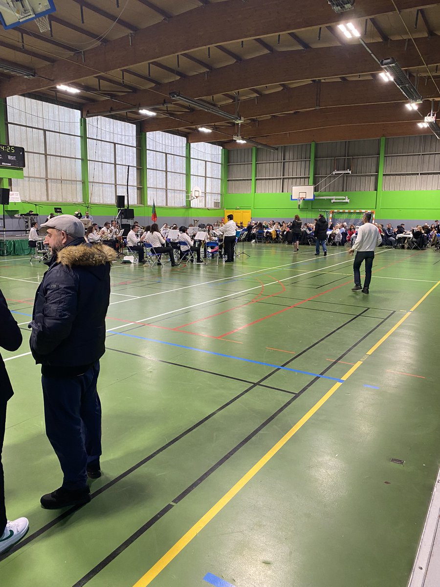 TerenceBandudi's tweet photo. Hier, de passage à la #fête de la #châtaigne, j'ai apprécié l'organisation remarquable, comme d'habitude. Félicitations à l'association portugaise de Saint-Brice-sous-Forêt et à Mathias ! https://t.co/8ZSSb2mXd6