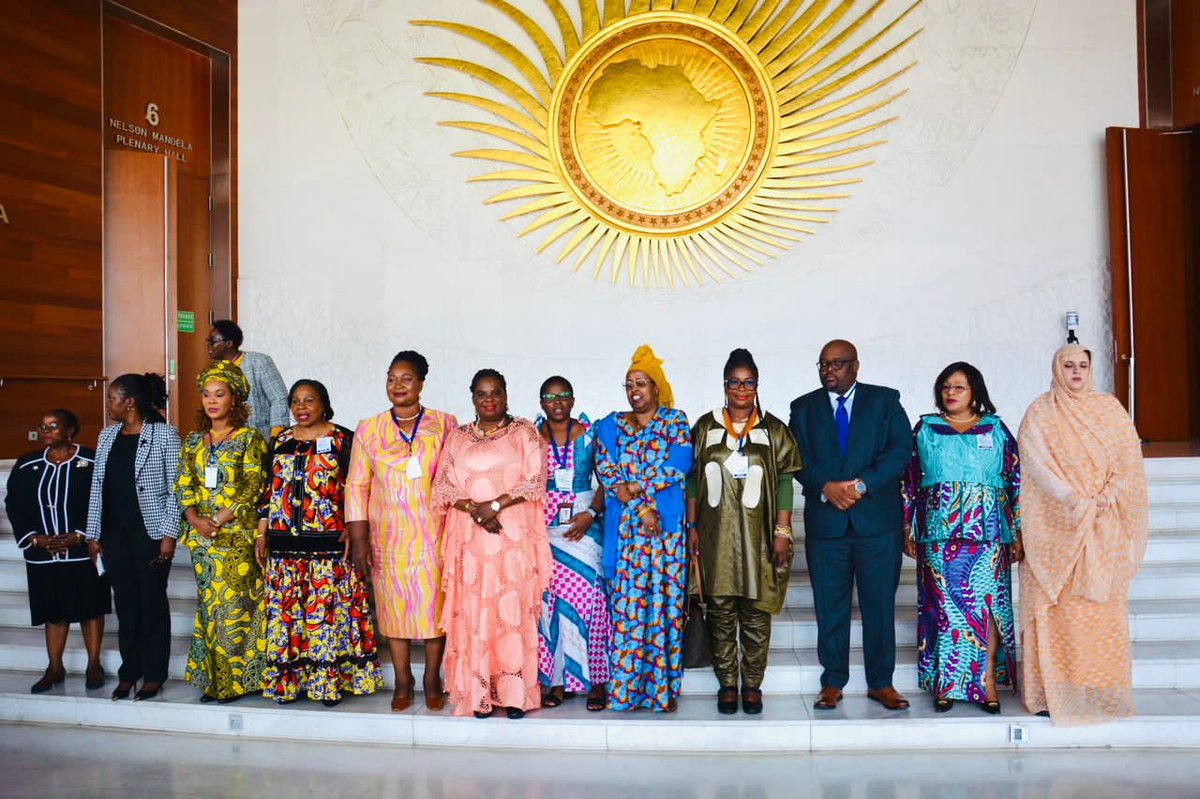 SONNALIVE's tweet image. Somalia’s Women Minister @hon_khadija joined the 8th African Women’s Conference in Ethiopia. The event discussed women’s empowerment, poverty eradication, and education in #Africa. #AWC2023 #Somalia #Ethiopia