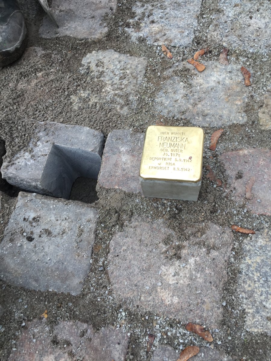 Am 9. November wurden in #Xhain sechs weitere #Stolpersteine verlegt. Bilder: Jürgen Kufus, FHXB-Museum