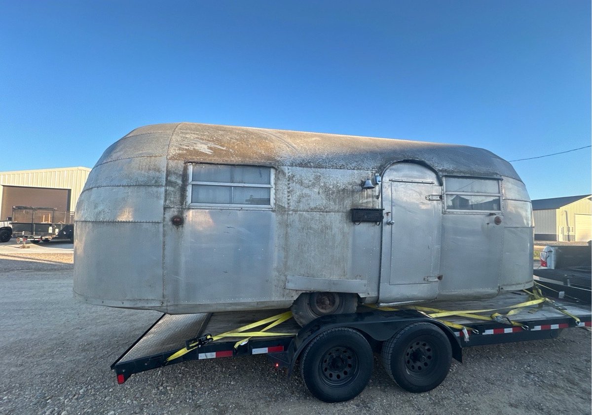 DimarklyT's tweet photo. We Transport a 1948 Airstream Liner Travel Trailer From IA to MT.
Call us: +1 (703) 621 0576
Email us at: info@dimarklyautotransportllc.com
#car #bikelife #sportscars #transport #autotransport #motorsport #motorcycle #rvtravel #logistics #pickuptruck #boating #towing #shipping https://t.co/Z7DbsSHHfm