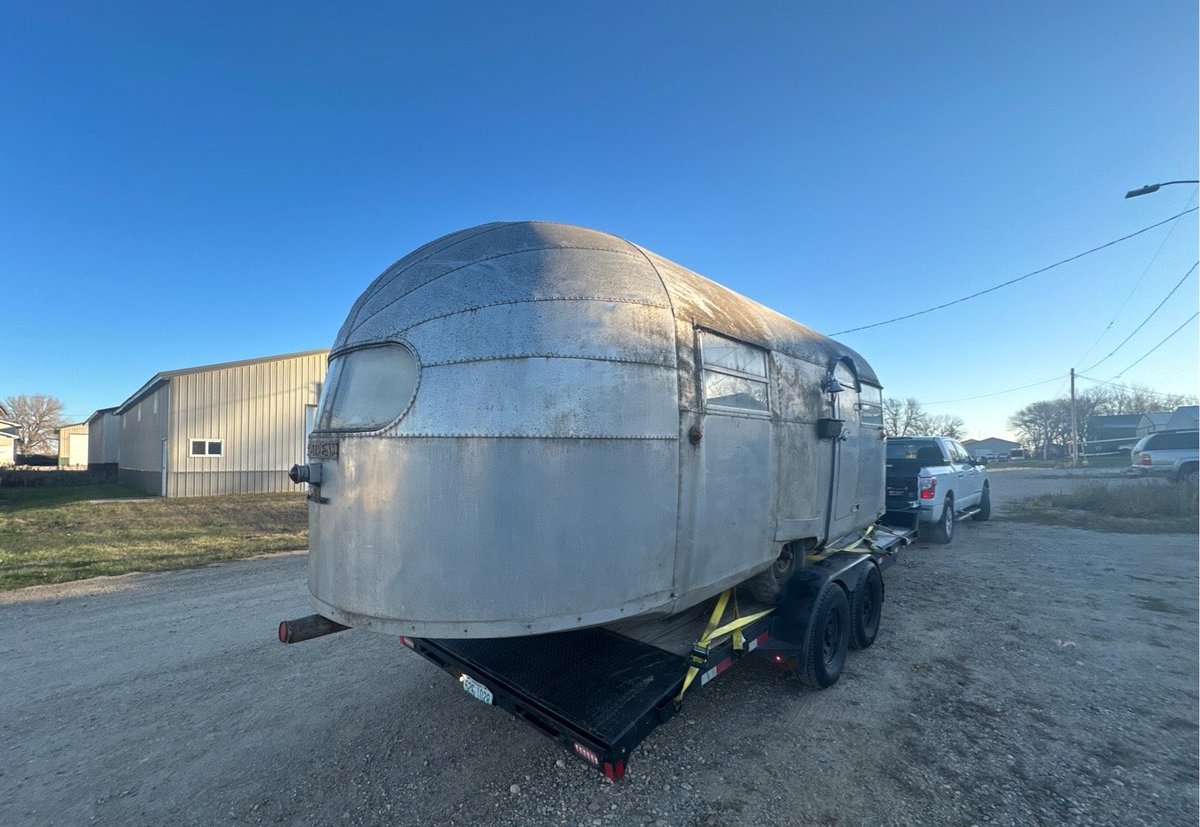 DimarklyT's tweet photo. We Transport a 1948 Airstream Liner Travel Trailer From IA to MT.
Call us: +1 (703) 621 0576
Email us at: info@dimarklyautotransportllc.com
#car #bikelife #sportscars #transport #autotransport #motorsport #motorcycle #rvtravel #logistics #pickuptruck #boating #towing #shipping https://t.co/Z7DbsSHHfm