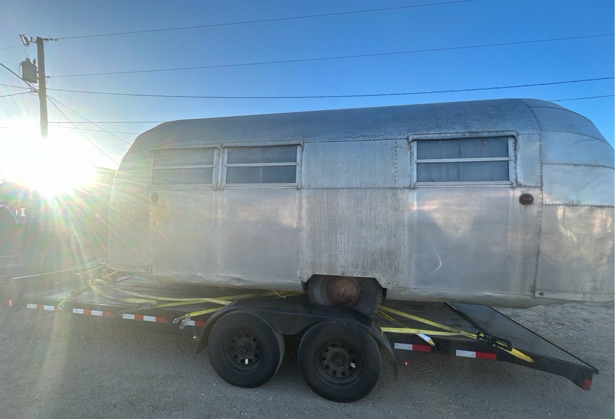 DimarklyT's tweet photo. We Transport a 1948 Airstream Liner Travel Trailer From IA to MT.
Call us: +1 (703) 621 0576
Email us at: info@dimarklyautotransportllc.com
#car #bikelife #sportscars #transport #autotransport #motorsport #motorcycle #rvtravel #logistics #pickuptruck #boating #towing #shipping https://t.co/Z7DbsSHHfm