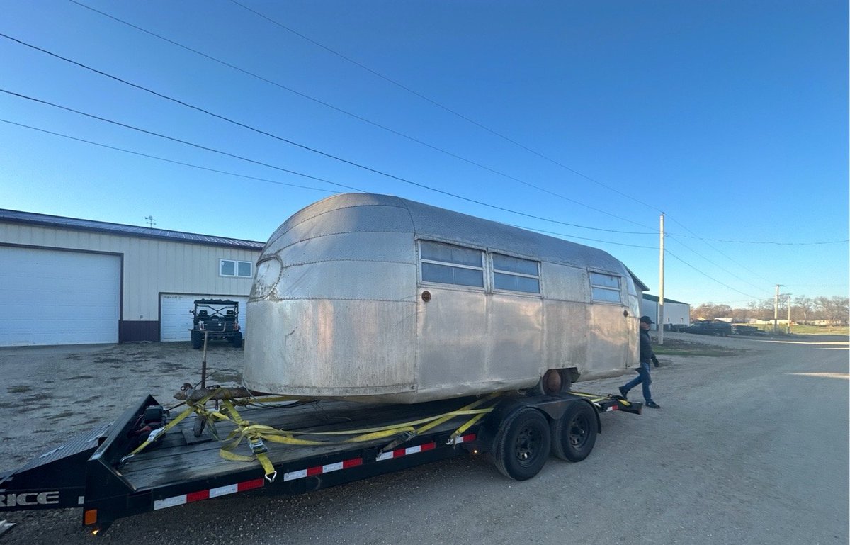 DimarklyT's tweet photo. We Transport a 1948 Airstream Liner Travel Trailer From IA to MT.
Call us: +1 (703) 621 0576
Email us at: info@dimarklyautotransportllc.com
#car #bikelife #sportscars #transport #autotransport #motorsport #motorcycle #rvtravel #logistics #pickuptruck #boating #towing #shipping https://t.co/Z7DbsSHHfm