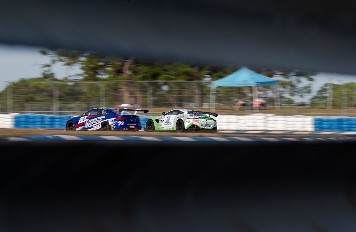 PippaMann's tweet photo. Making a bad habit of not tweeting during race weekends (sorry! 🙈) but it was a pair of hard fought finishes for the #ImperialBancorp Aston Martin GT4 this weekend. 👏🏻
#ShiftUpNow #OnYomohamas #JoinBellGoFast https://t.co/Zs8KaDut1K
