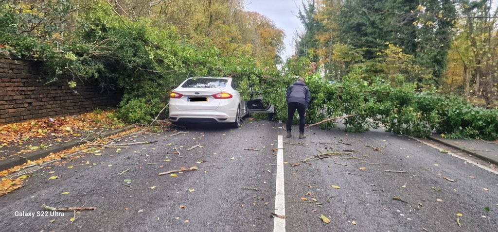 FormbyBubble's tweet photo. Ince Woods (A565) is closed in Both Directions due to a tree has fallen onto a car. Please use the back roads via Lady Green or Hightown roads.
#A565 #InceWoods #Formby https://t.co/LCpTMwyWXr