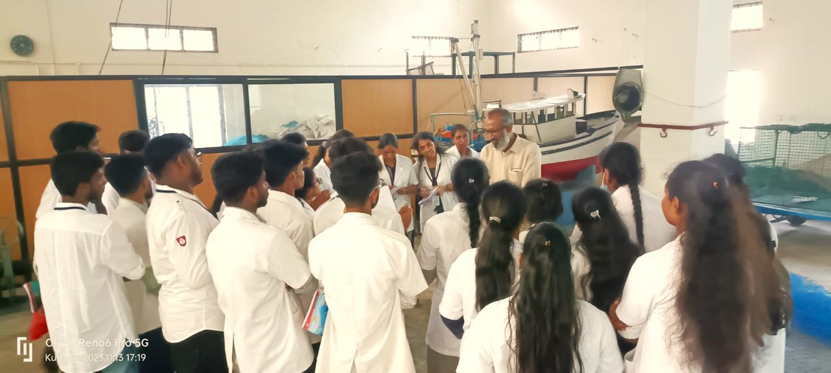 CifnetH's tweet photo. 29 Nos of #BFSc students & faculty from #AndhraPradeshFisheriesUniversityCollegeofFisheriesScience,#Muthukur, A.P has visited CIFNET Kochi & attended #demonstration at #Gearhall, labs etc, Director Sh. M Habibullah addressed the #visitors.
@FisheriesGoI #GFCIndia2023 @PIB_India https://t.co/MhqBJlKsRi