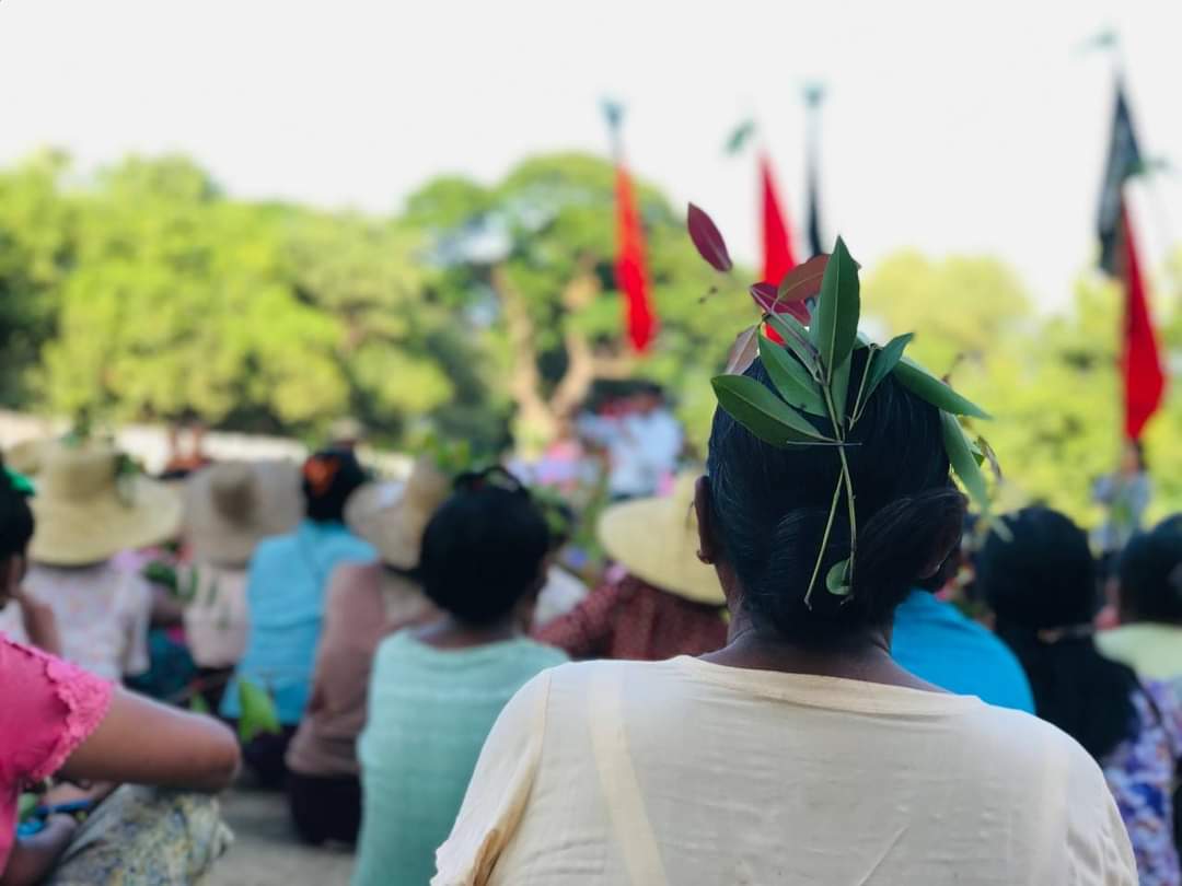 TayzarSan's tweet photo. ❝ ဖက်ဆစ်တပ်ကို စွန့်ခွာကြ ပြည်သူ့ရင်ခွင် ခိုလှုံကြ

၁၀၂၇ လှိုင်းတွေကို အောင်သပြေနဲ့ ကြိုဆို ❞

#အောင်သပြေ_လူထုလှုပ်ရှားမှု
#aungthapyaymovement
#1111movement 
#ပြည်သူ့ရင်ခွင်ခိုလှုံကြ https://t.co/PsgJXVOiMH