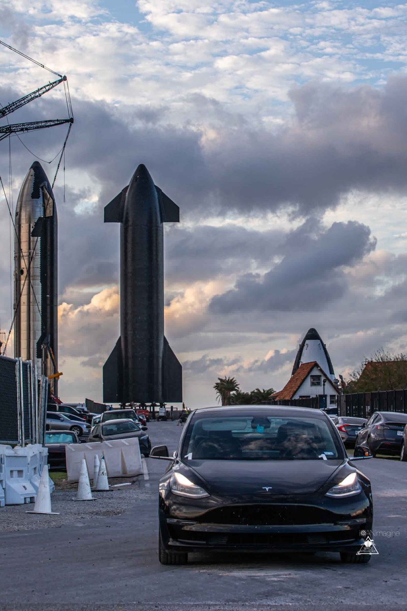 starbaseeth's tweet photo. TESLA and starships at $BASE #STARBASE https://t.co/1CqgxMlSmJ