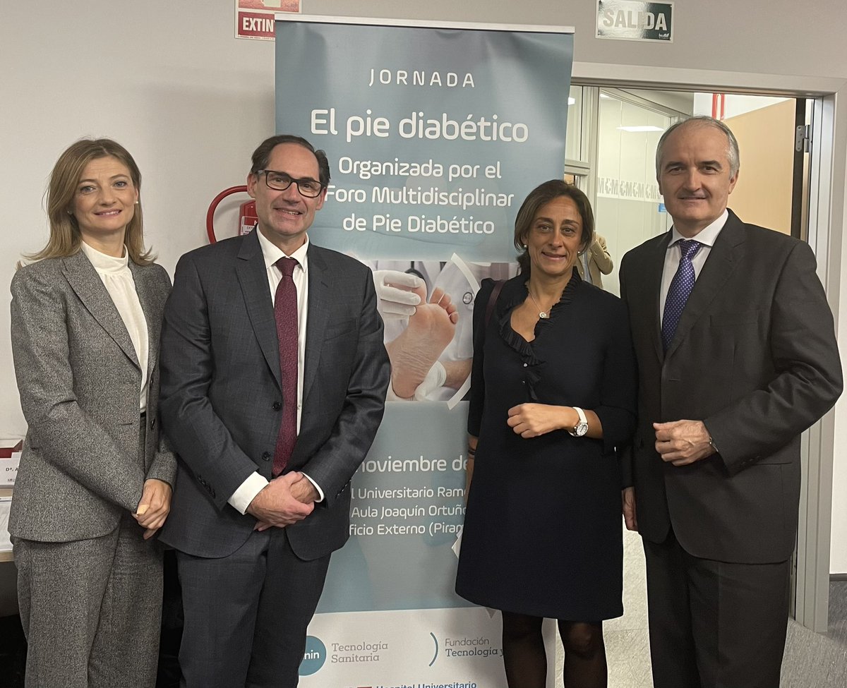 En la jornada del pie diabético del HRyCajal <a href="/Copomadrid/">ICOPOMA</a> <a href="/CGPodologos/">Consejo General de Colegios Oficiales de Podólogos</a> <a href="/JosLuisLzaroMa1/">José Luis Lázaro Martínez</a> <a href="/FacultadEFP_UCM/">Facultad Enfermería, Fisioterapia y Podología UCM</a> reivindicando la integración del podólogo en #UPDiabetico una vez creada la categoría profesional de #podólogo en <a href="/ComunidadMadrid/">Comunidad de Madrid</a>. 
Gracias a <a href="/fenin_es/">Fenin</a> por su organización