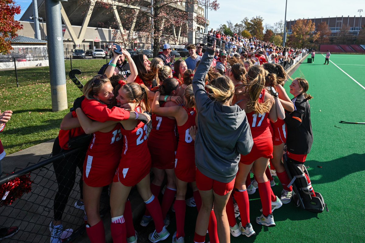 MiamiOH_FH's tweet image. ❤️THANK YOU❤️ to all of our incredible fans this season- especially our families and alumnae! We love you and are incredibly grateful for your support and sacrifices! #LoveandHonor 

#RiseUpRedHawks | #MiamiFieldHockey