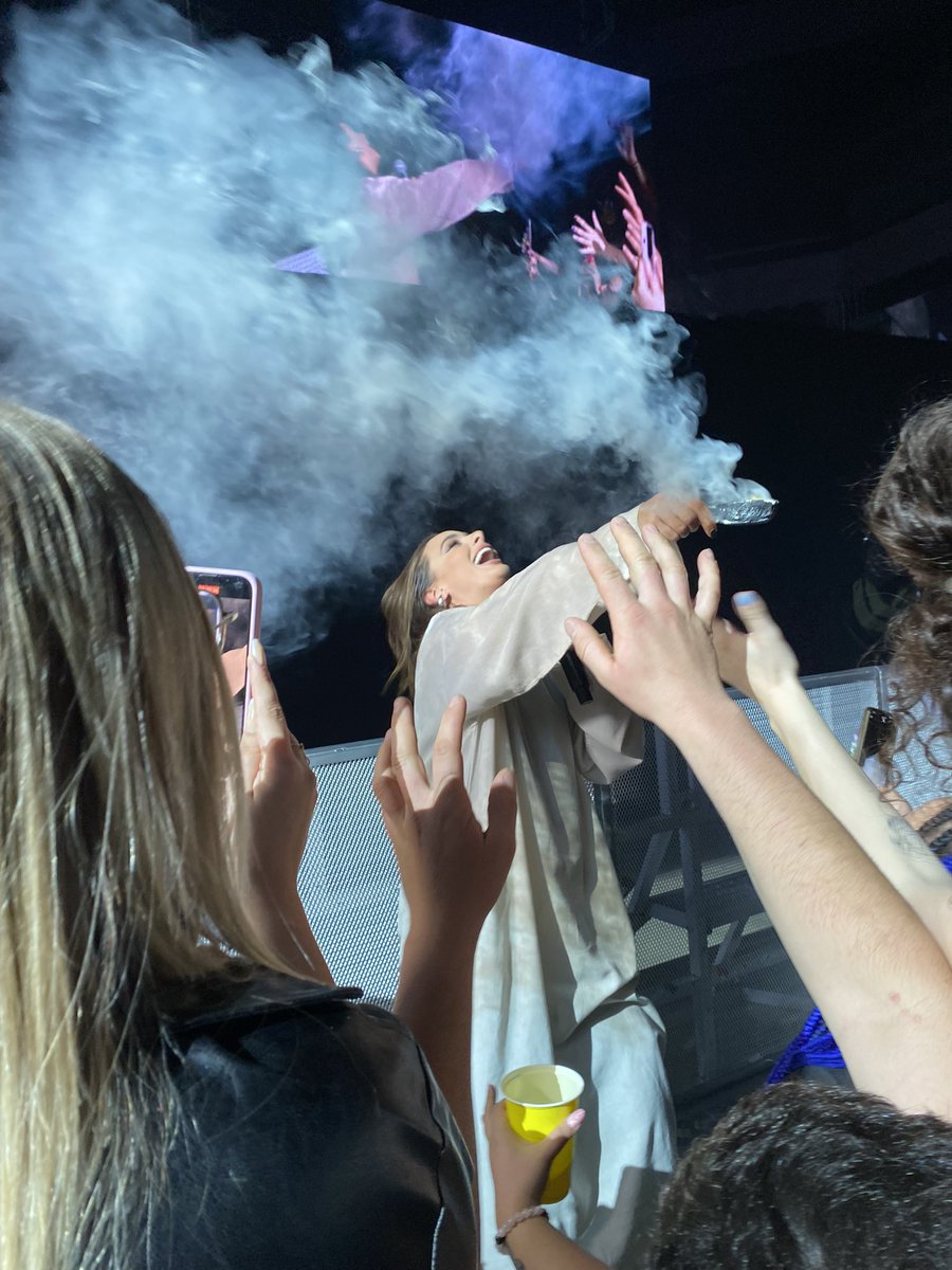 #nadiedicenada gracias Flor por sahumarme