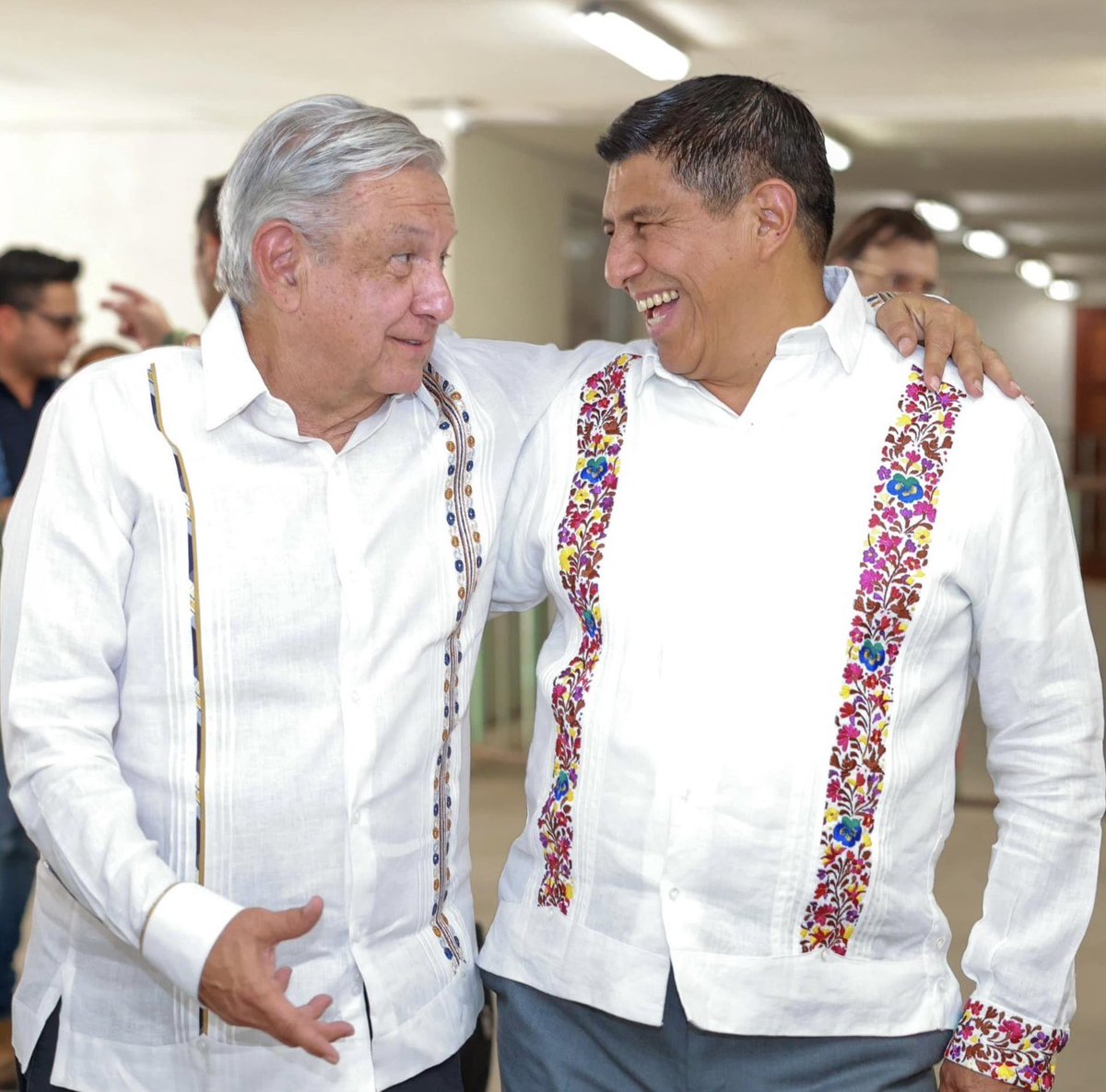 ¡Felicidades a mi amigo, el Presidente de México, <a href="/lopezobrador_/">Andrés Manuel</a>! Es un verdadero honor compartir los principios e ideales que impulsan a nuestro movimiento, que le han devuelto la esperanza de una vida mejor y una patria nueva a nuestro pueblo. Mis mejores deseos en este día tan
