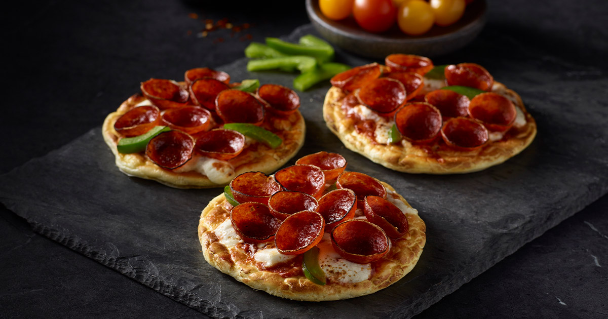 For World Kindness Day we would like to share these mini cloud bread HORMEL® pepperoni pizzas with everyone. #worldkindnessday #pepperonipizza #pepperoni